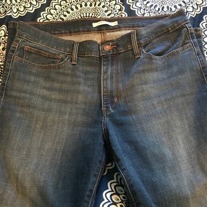 Levi’s slimming boot cut jeans